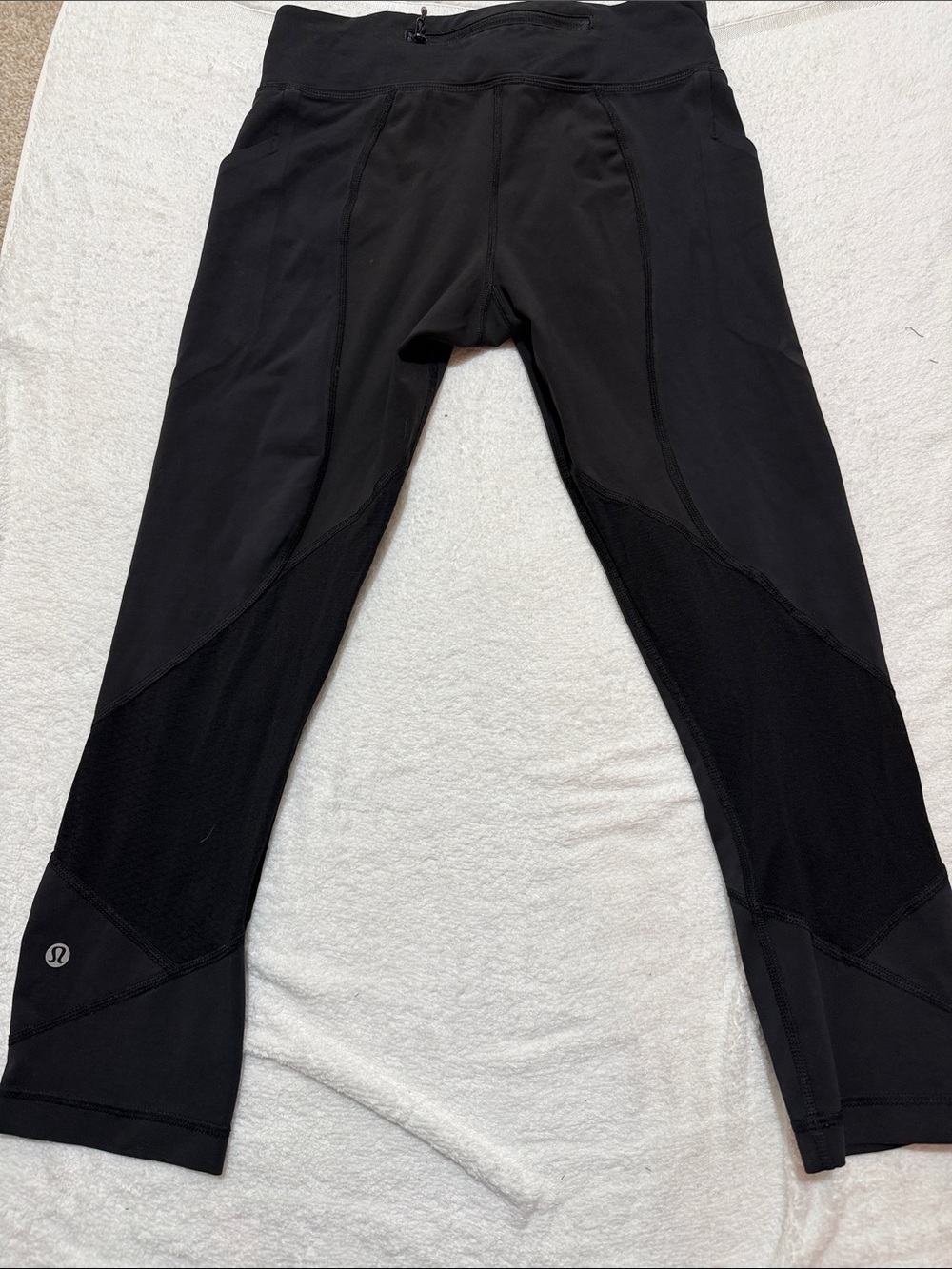 Lululemon Black Cropped Leggings - Picture 3 of 6